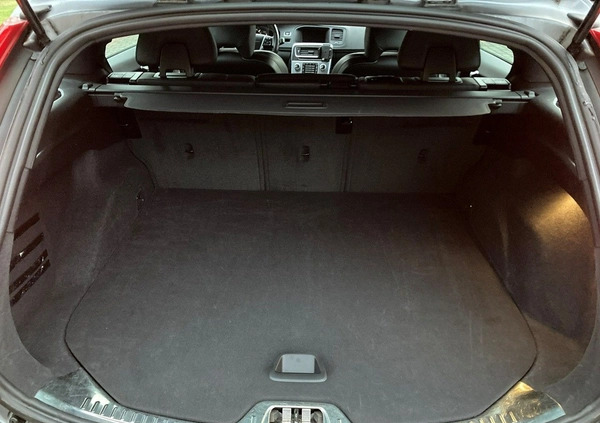 Volvo V60 cena 51900 przebieg: 250000, rok produkcji 2017 z Krapkowice małe 596